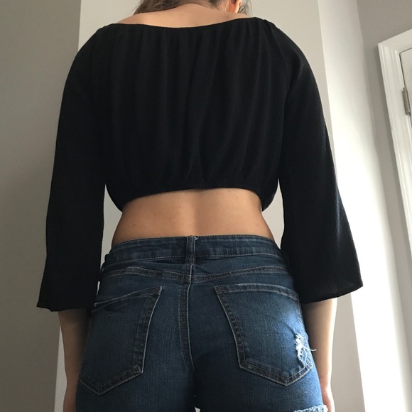 Black Long Sleeve Crop Top - Picture 3 of 3